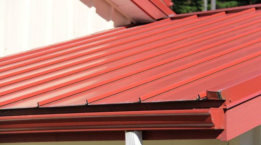 Professional gutter cleaning in Maryland